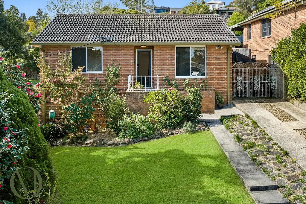 Dundas Valley 3房 位于宁静便利地段的翻新家庭住宅 Renovated Family Home in a Peaceful, Convenient Location