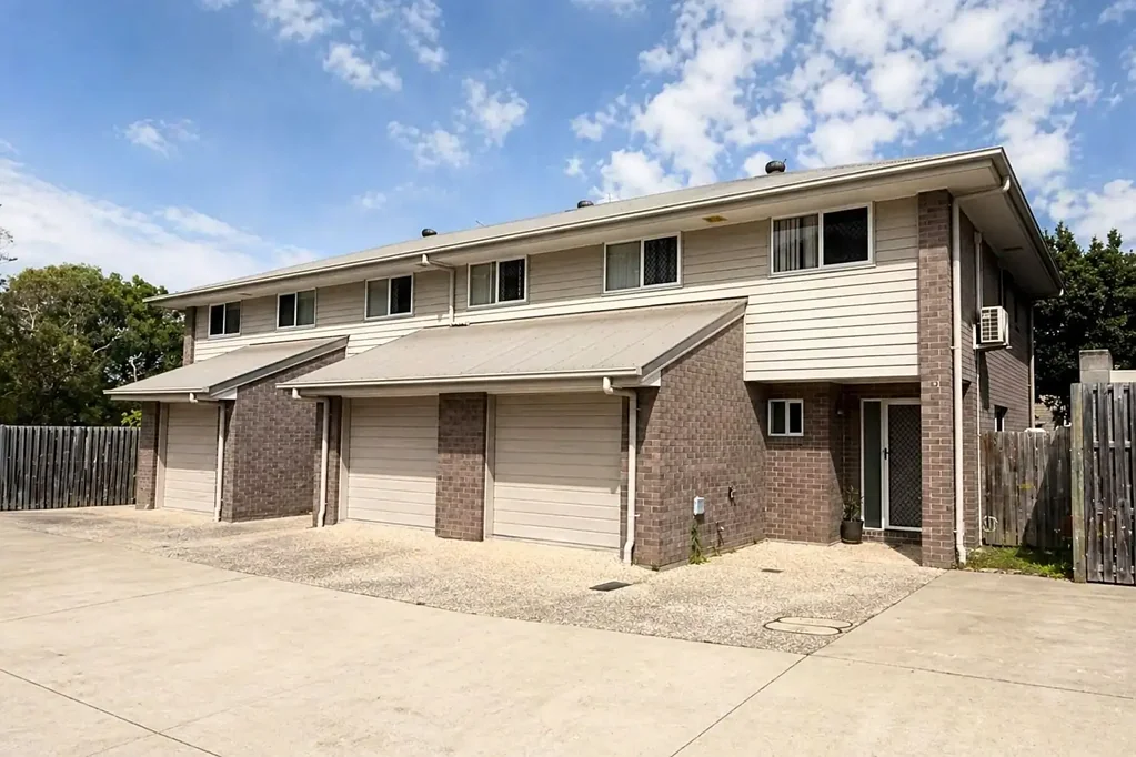 Doolandella 3 Bedroom Under Contract by Ivy Lon & Leisa Le