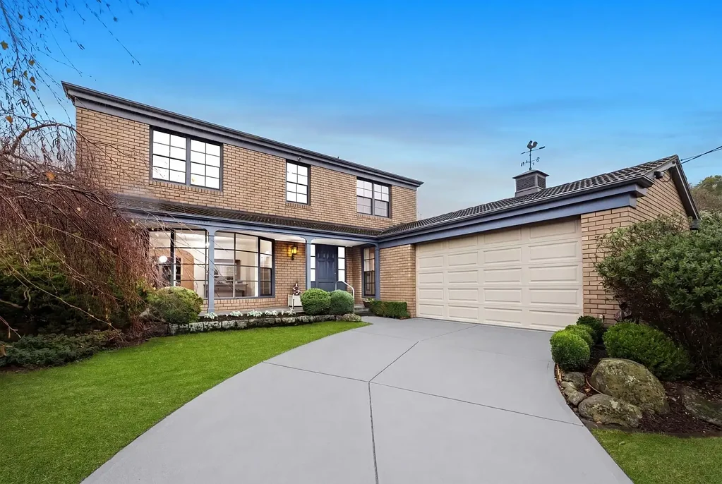 Mount Waverley 5 Bedroom CENTRAL MOUNT WAVERLEY PRESTIGE