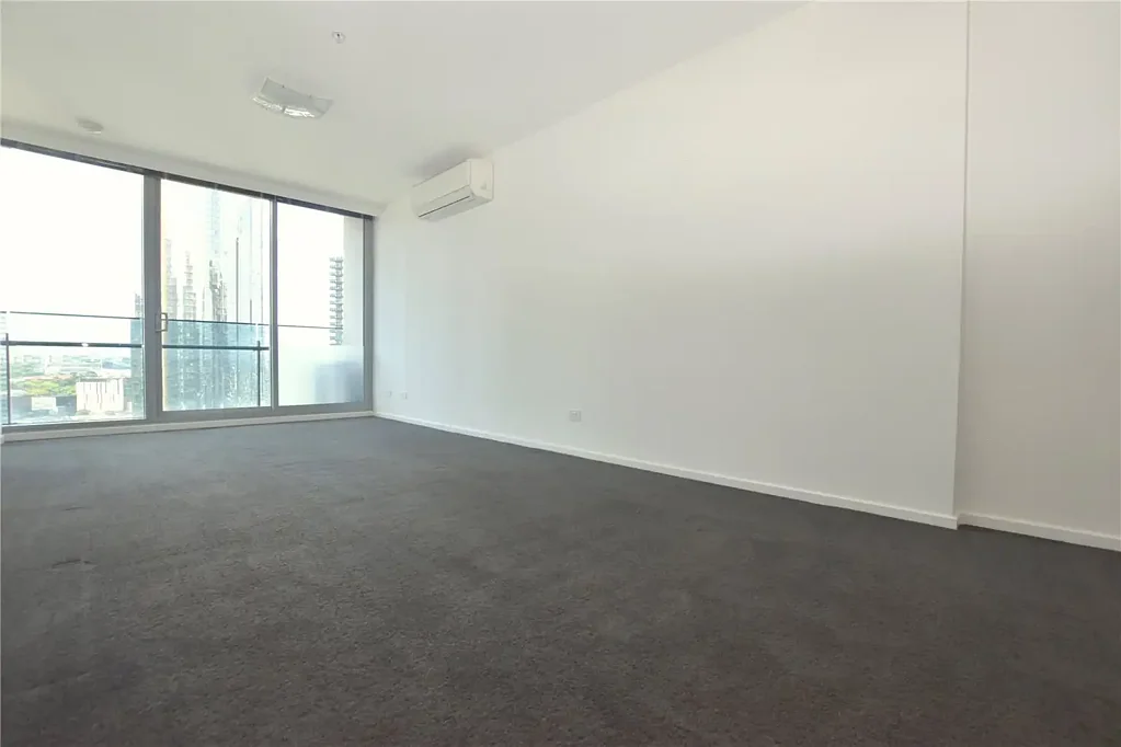 Mainpoint: 23rd Floor - Stunning 2 Bedroom Apartment in a Fabulous Location!