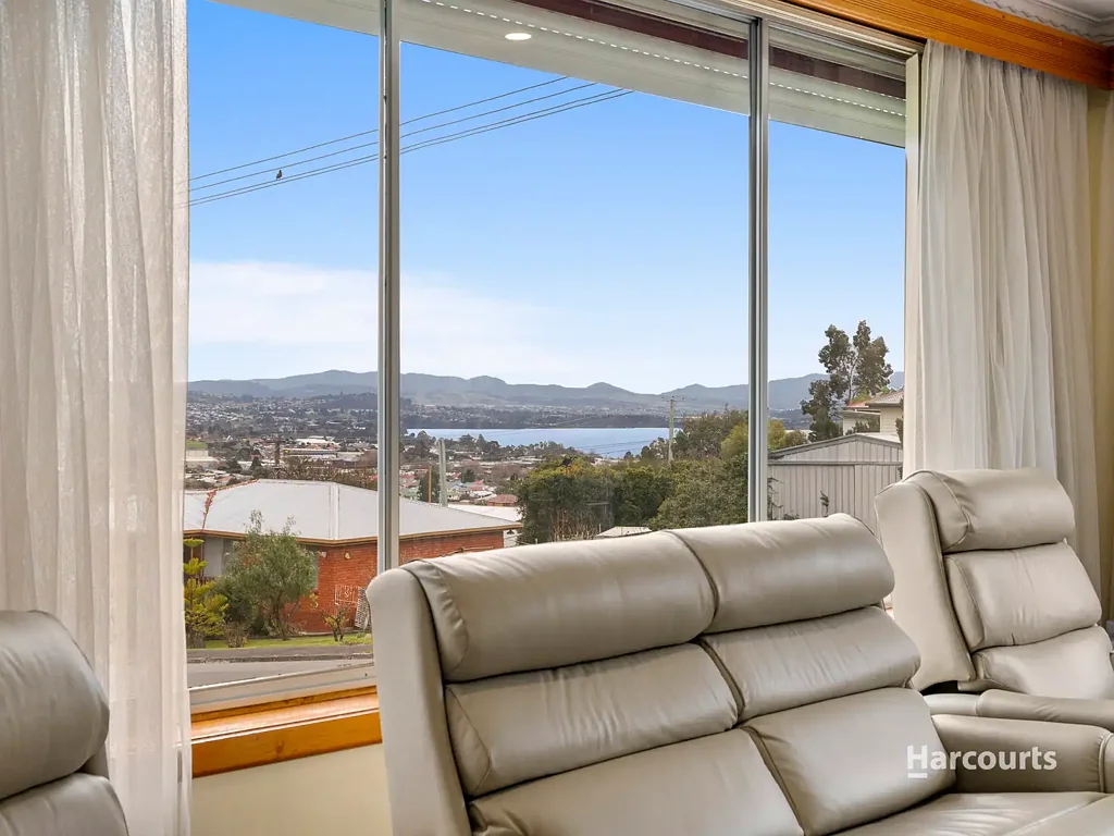 19 Tenth Avenue, West Moonah, TAS 7009