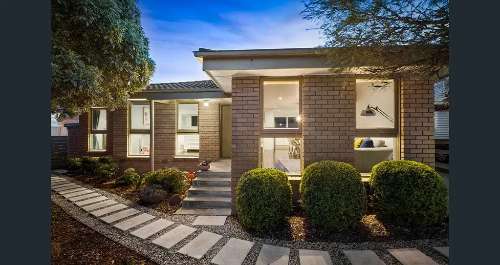 Oakleigh 2غرفة نوم Renovated Rear Retreat with a Huge Private Backyard
