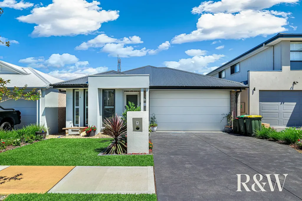 9 DURACK AVENUE, Catherine Field, NSW 2557