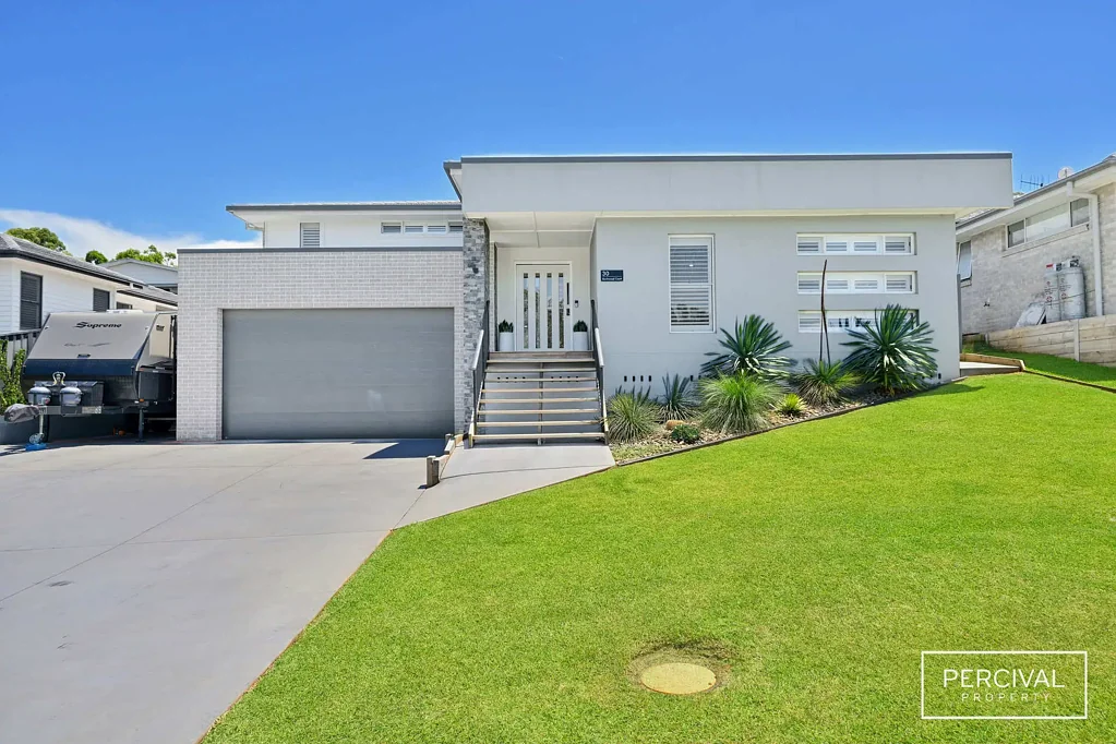 Port Macquarie 4ਬੈੱਡਰੂਮ First Class Modern Family Home in Premier Location