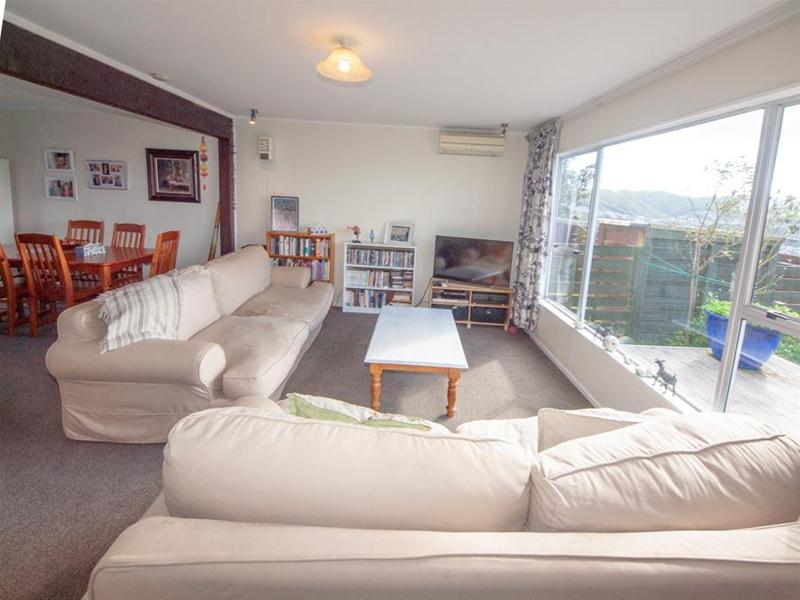 15 Hollydale Grove, Churton Park, Wellington, 3 habitaciones, 2 baños