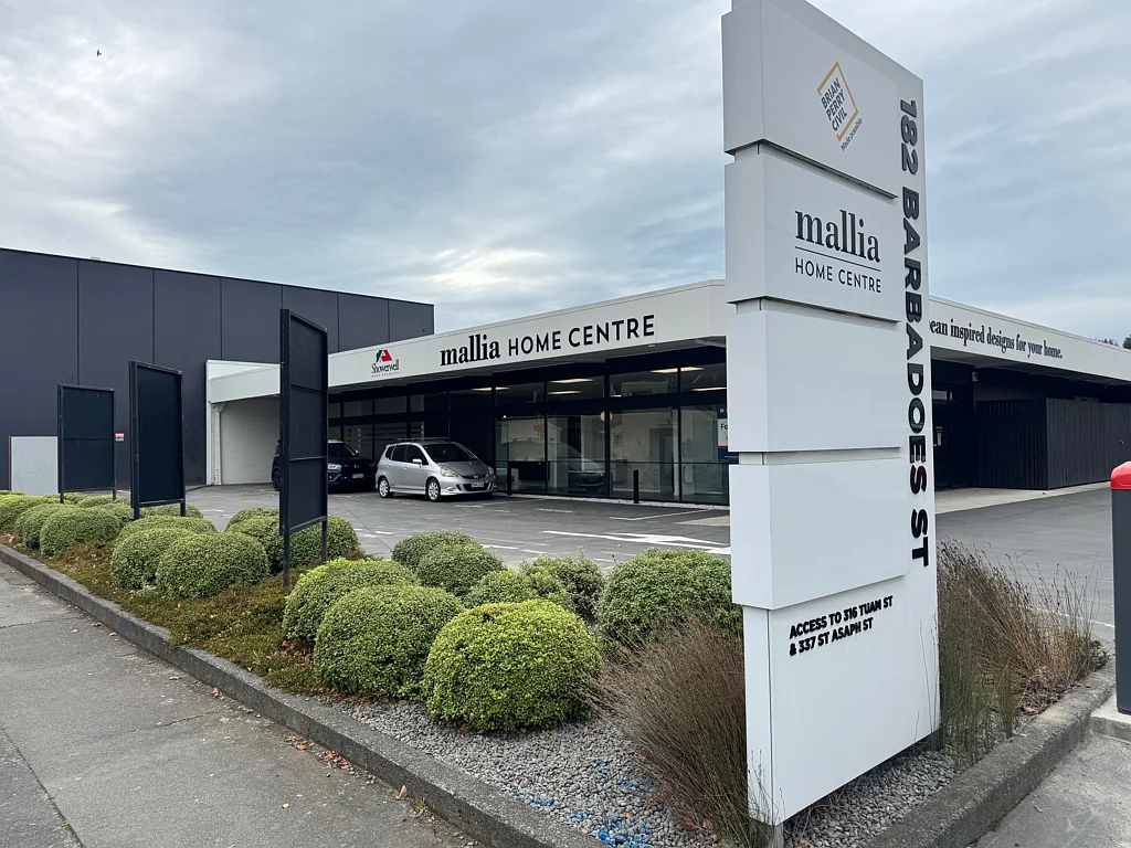 Christchurch Central High Profile Showroom / Trade Retail