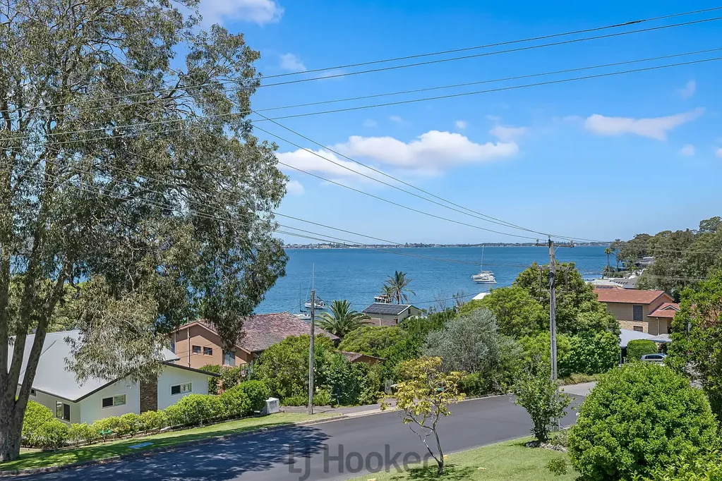 2 Amelia Street, Carey Bay, NSW 2283