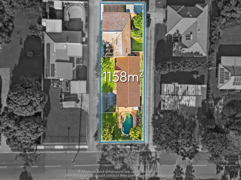 Rochedale South 9部屋 Two Homes on a Generous 1,158 m² Block - Flexible Living and Strong Future Potential in Rochedale South