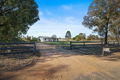 Wilby 3chambre Country Living in Wilby - Horse‑Ready Lifestyle Property with Subdivision Potential (STCA)