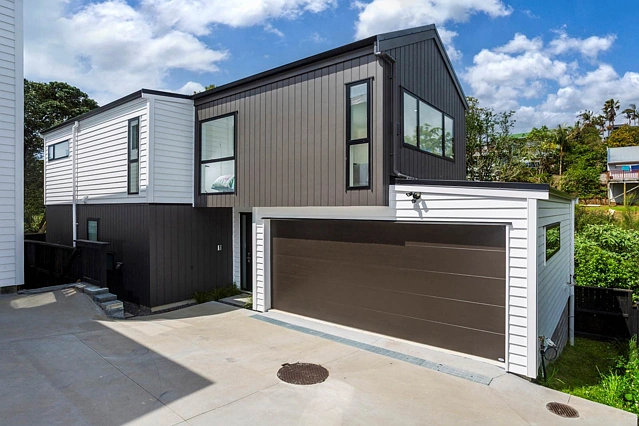 24C Scarlock Avenue, Browns Bay, North Shore City