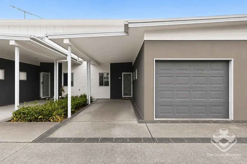 Underwood 3Habitaciones Freshly Renovated Family Living in the Prestigious Enclave Estate