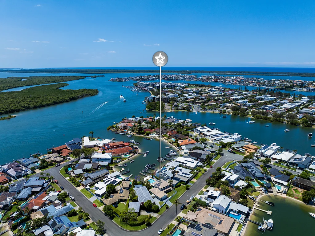 11 Dobell Ave, Paradise Point, QLD 4216