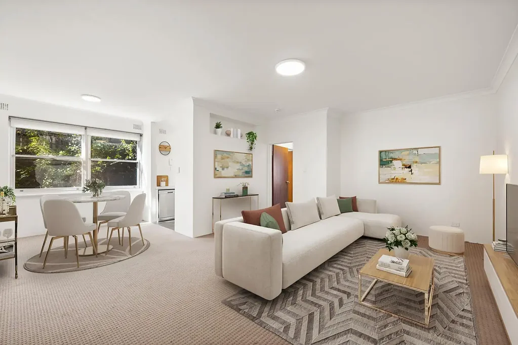 FRESHLY PAINTED 2 BEDROOM APARTMENT