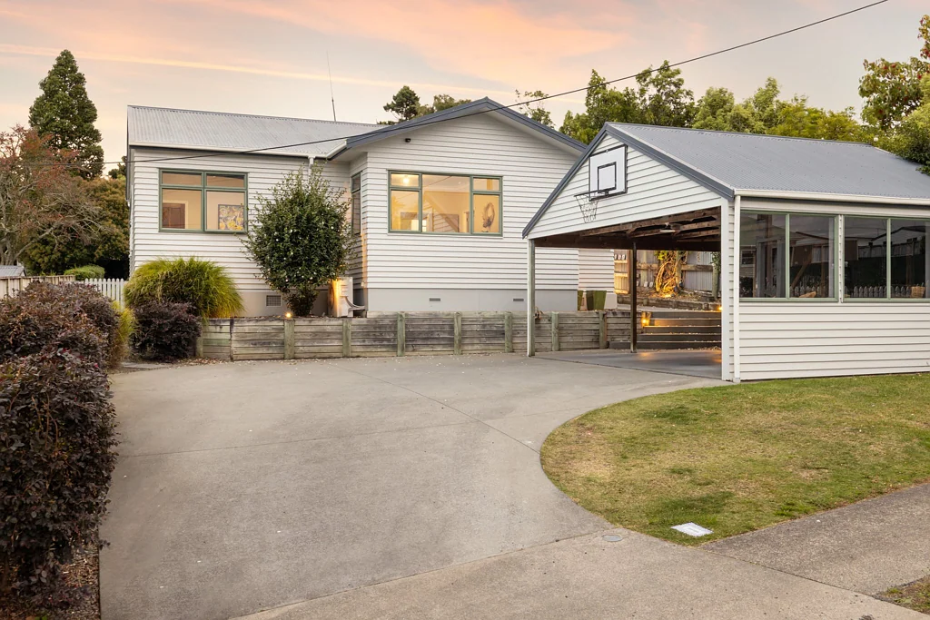Te Awamutu 4Moenga Renovated bungalow, exceptional outdoor living