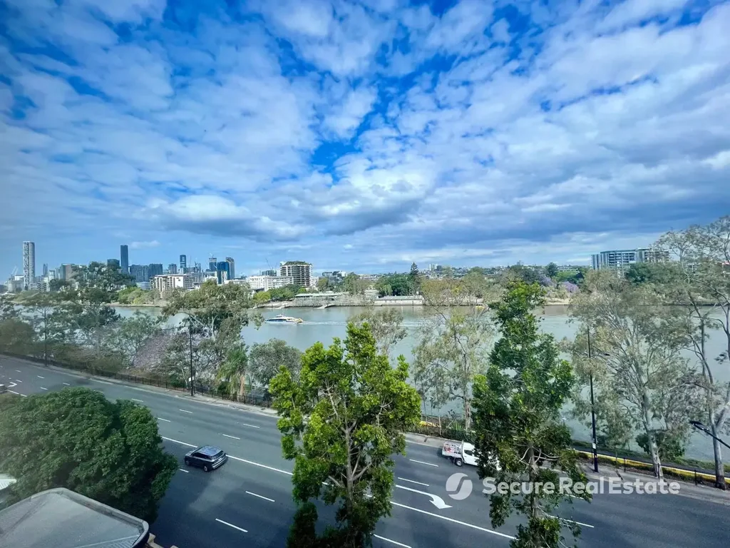 Charming 2 Bedroom + Study Unit with Stunning Views