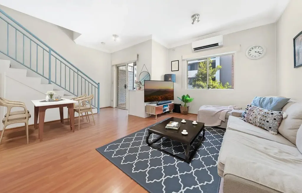 Stylish Dual-Level Penthouse in the Heart of Homebush