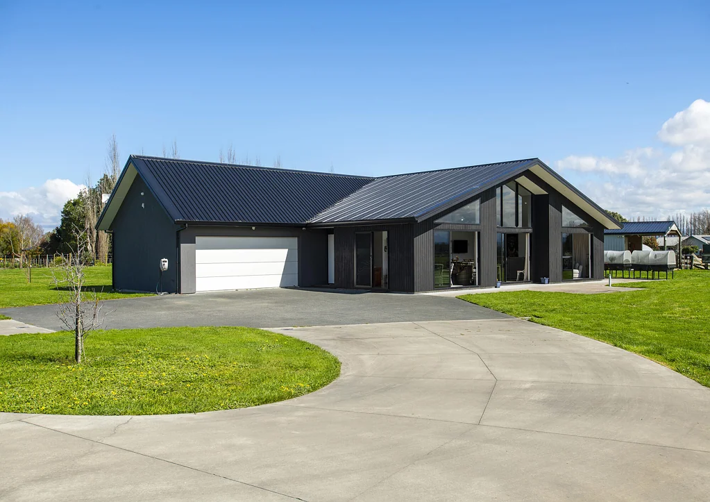 Hexton 4Habitaciones Modern living in a standout location