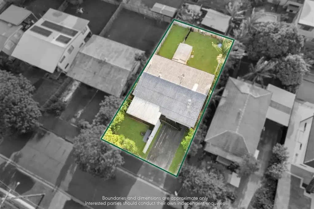7 Lara Avenue, Southport, QLD 4215