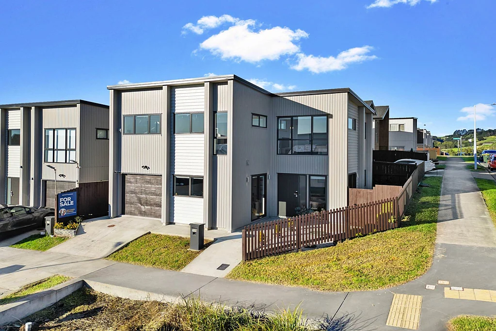 Flat Bush 5Habitaciones Owner Moving On -Your Gain, Their Goodbye!