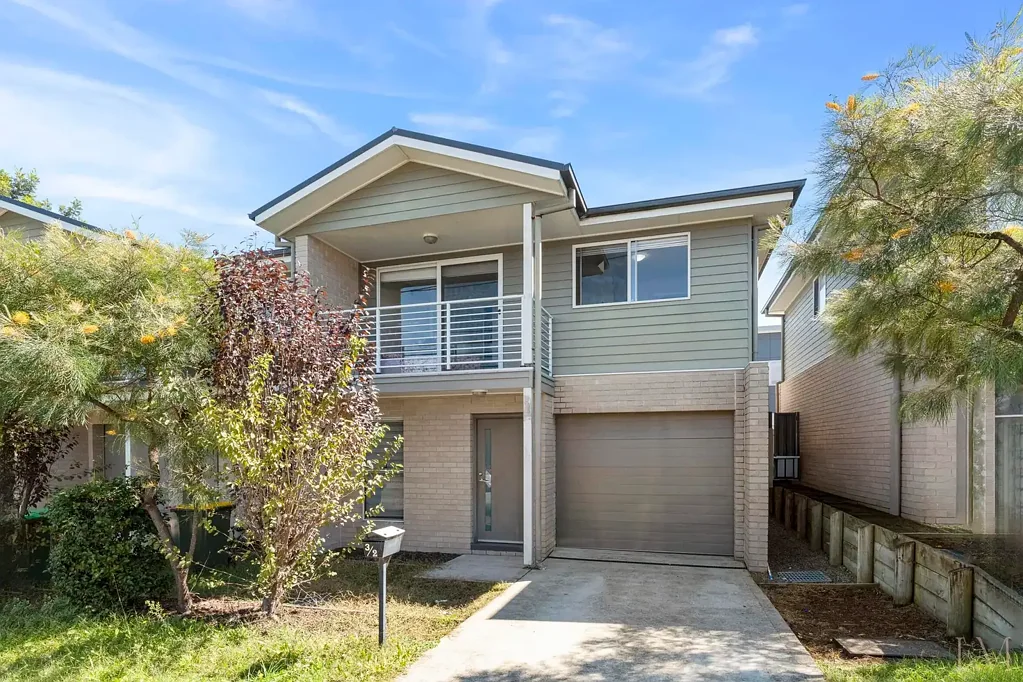 3/2 Conmurra Circuit, Shortland, NSW 2307