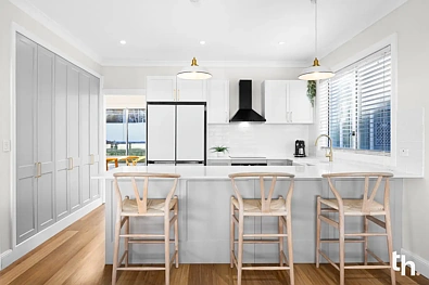 Belmont North 3침실 Renovated and Refined – Modern Simplicity in a Leading Lifestyle Location