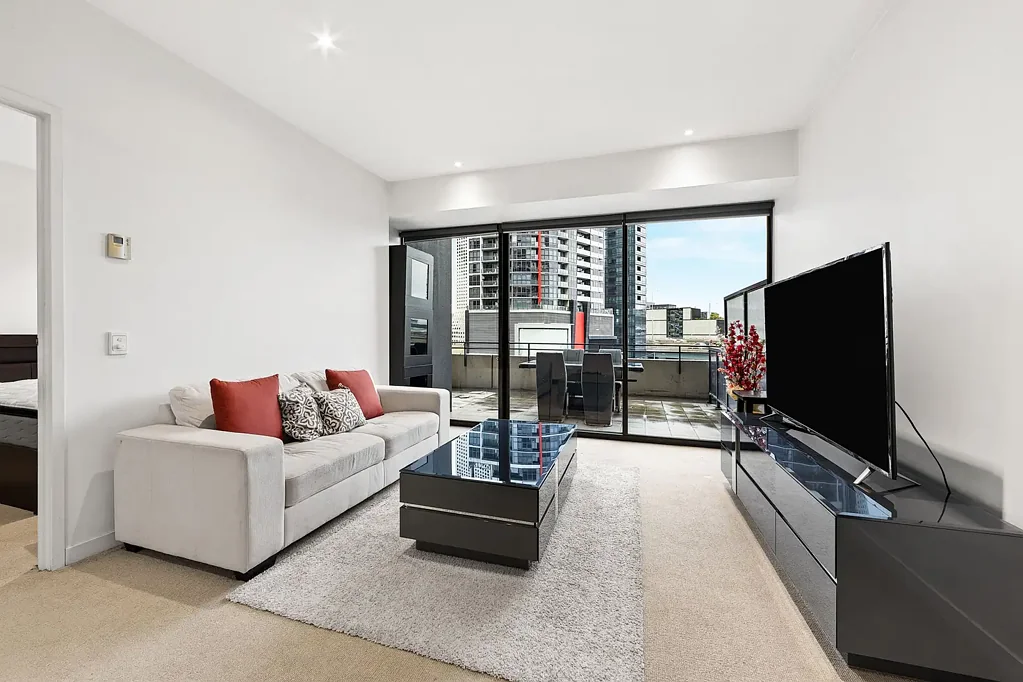 Southbank 1 Bedroom City-View One-Bedroom with Balcony in Prime Southbank Location