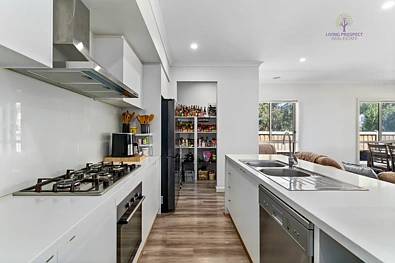 25 Kangaroo Crescent, Aintree, VIC 3336, 4 rūma, 2 rūma horoi, House