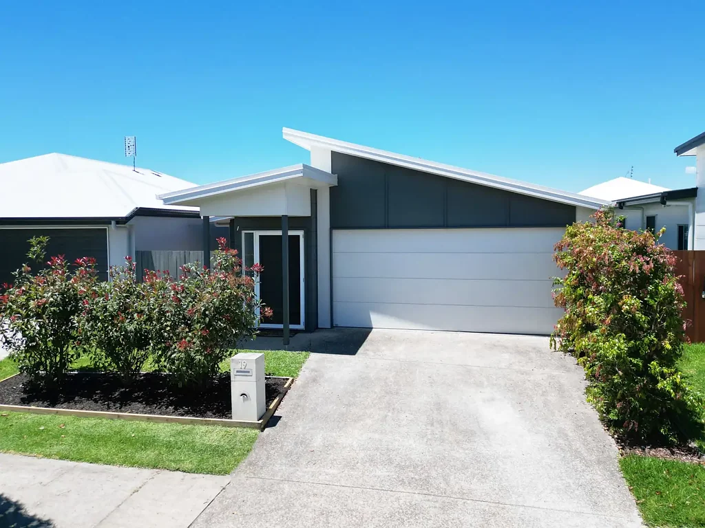 Nirimba 3Zimmer Modern Family Home!