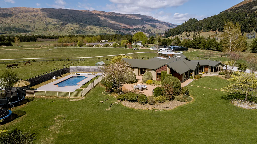 Wanaka 5 Bedroom Idyllic Lifestyle Opportunity Close to Town