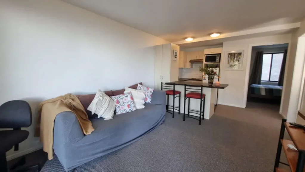 Two Bedroom Unit - $500/week on a 12 Month Lease