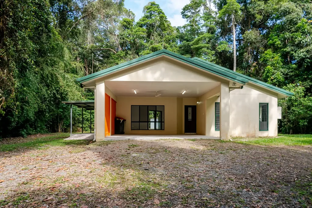 4 Bedroom Family Home in Peaceful Kuranda Setting