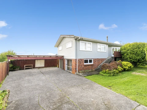 Massey 4房  Over 1000sqm Land! Owners Downsizing!
