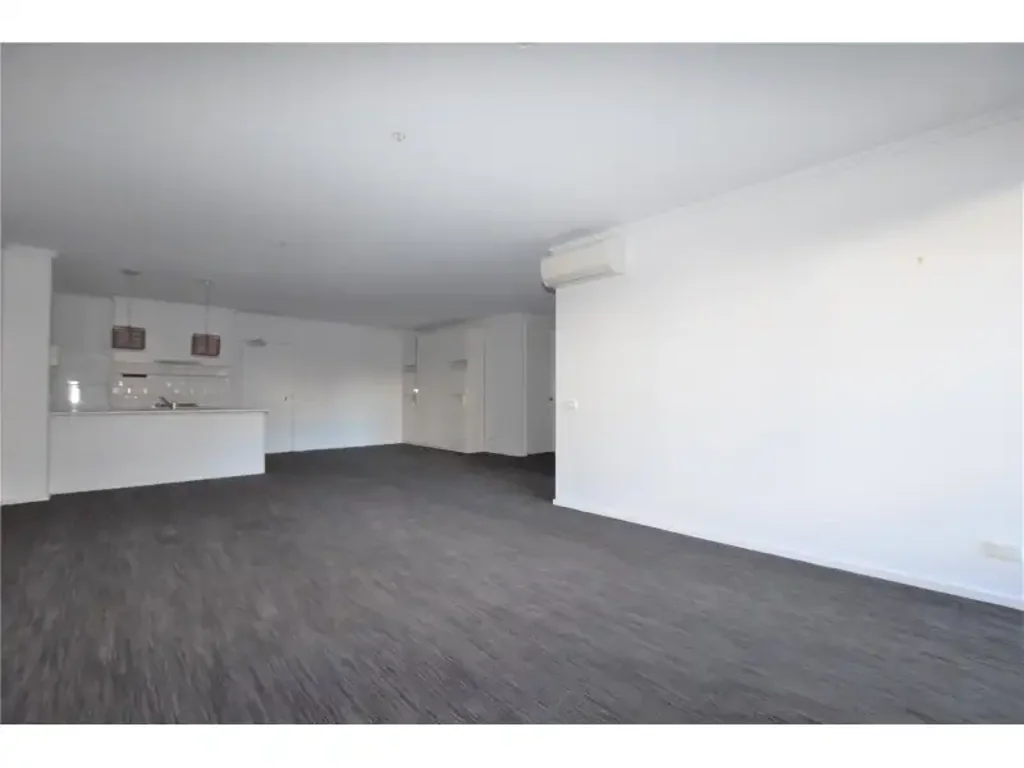 Spacious two bedroom apartment with direct street access!