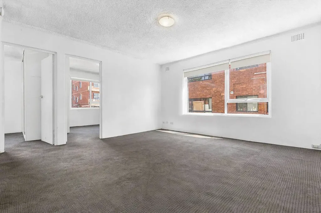 SPACIOUS 2 BEDROOM APARTMENT!
