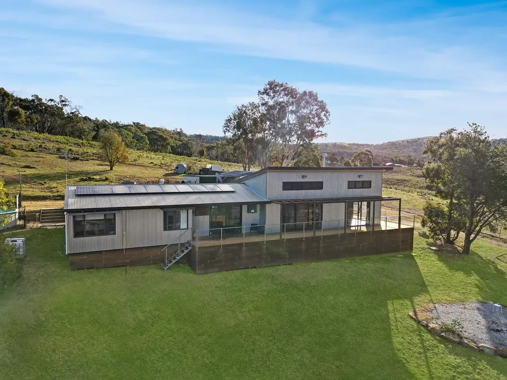Hargraves Private Country Escape with Sweeping Views and Modern Comforts