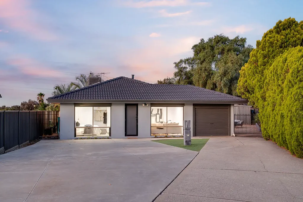 10 Alpin Court, Coolbellup, WA 6163