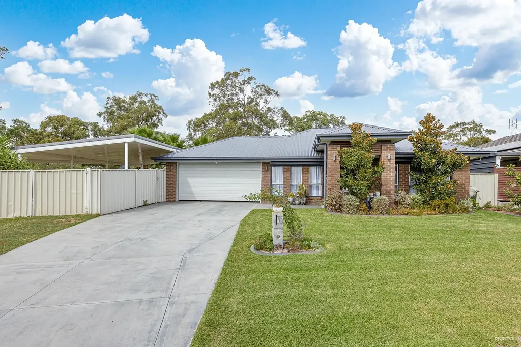 MODERN FAMILY HOME WITH MULTIPLE LIVING AREAS, LARGE SHED & EXCELLENT OUTDOOR ENTERTAINING