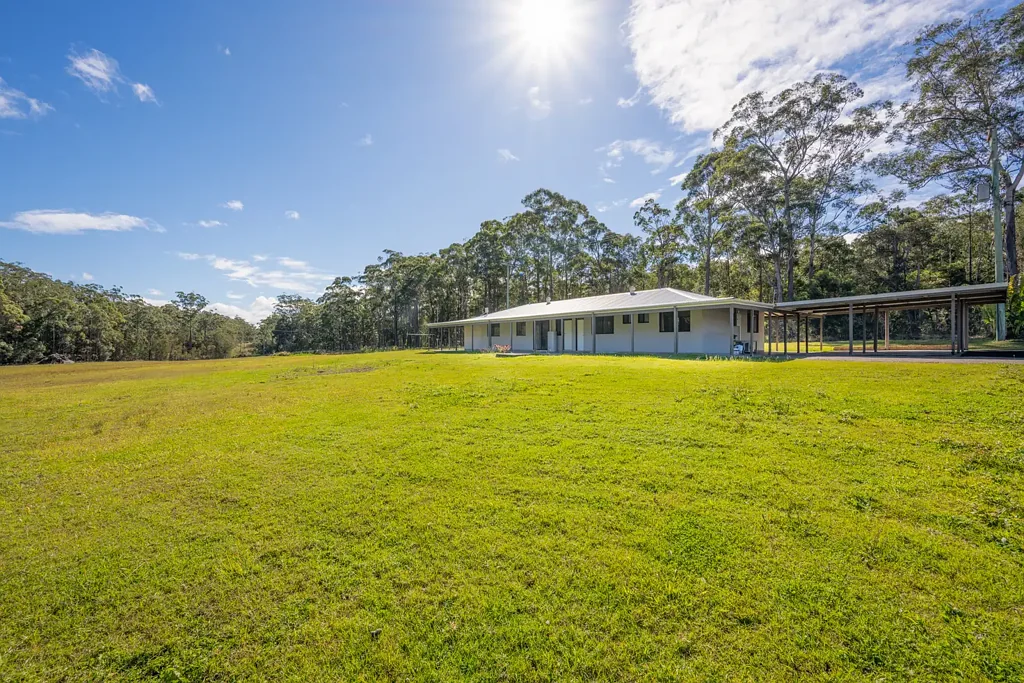 Woolgoolga 5房  Rural Living Just Moments from the Beach