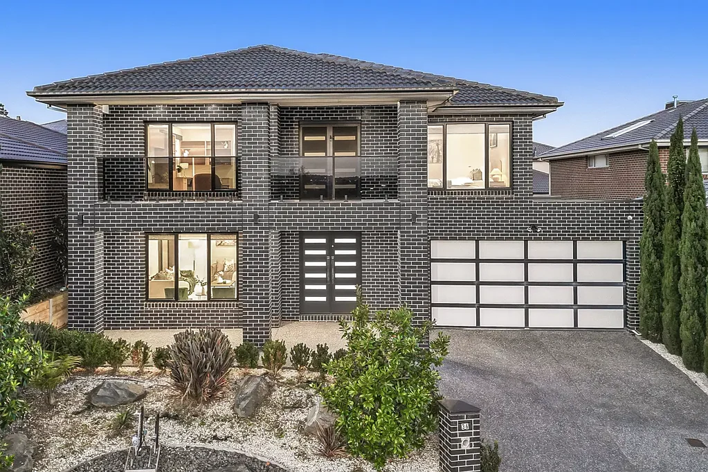 Clyde North 5ห้องนอน Luxury Double-Storey Family Masterpiece in Berwick Waters | 5 Bed, 5 Bath, Dual