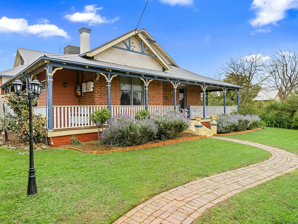 64 Allanan Street, Young, NSW 2594