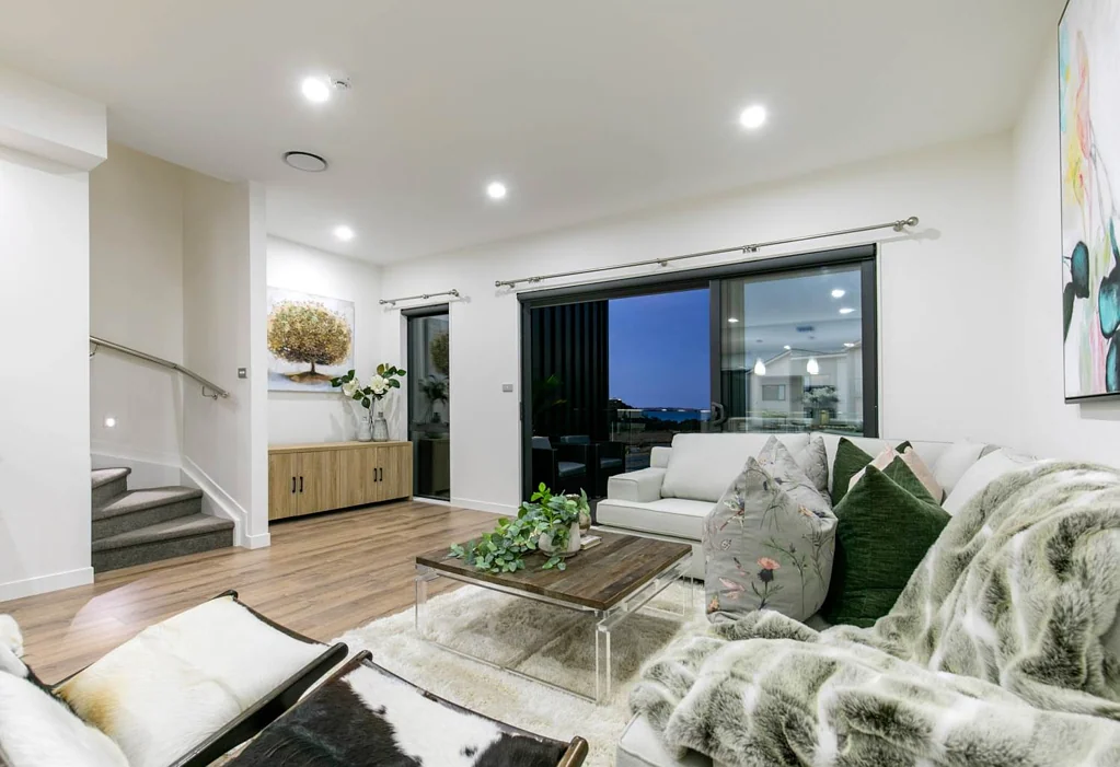 Fabulous townhouse 4 bed 2.5 bath  and a lift to avoid the stairs