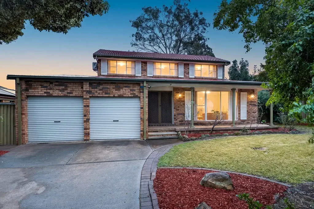 Glenfield 5Habitaciones Spacious Family Living with Multiple Living Areas & Exceptional Outdoor Space