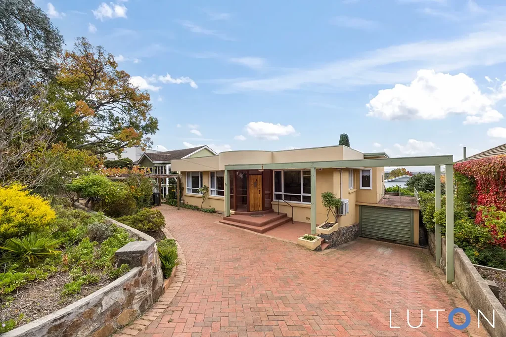 Bright & Spacious 3-Bedroom Family Home in Peaceful Narrabundah Location
