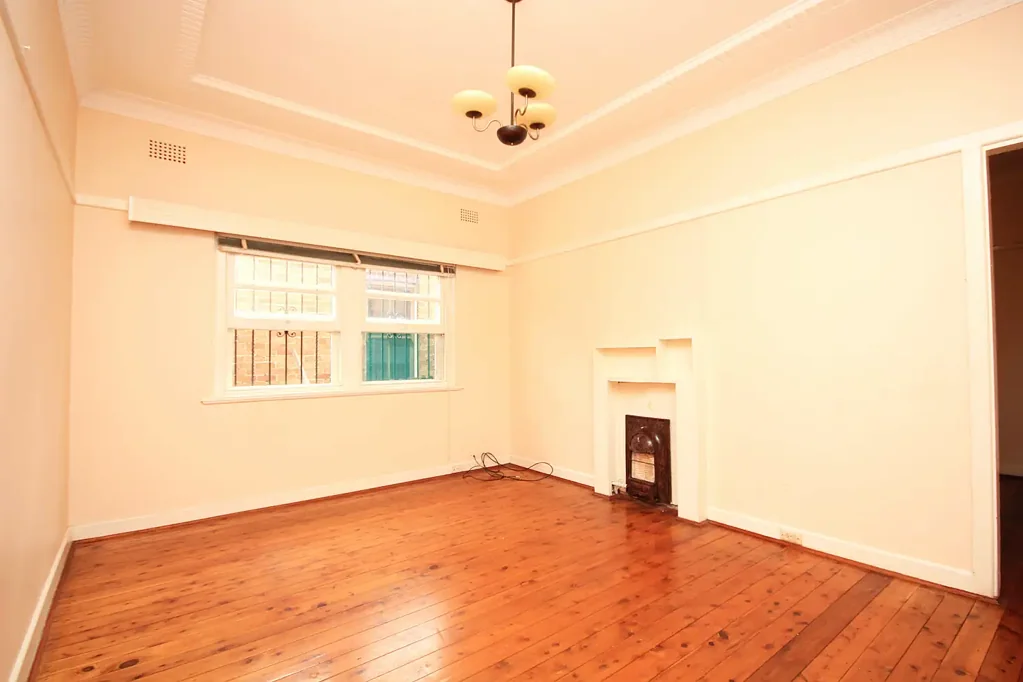 ART DECO THREE BEDROOM APARTMENT