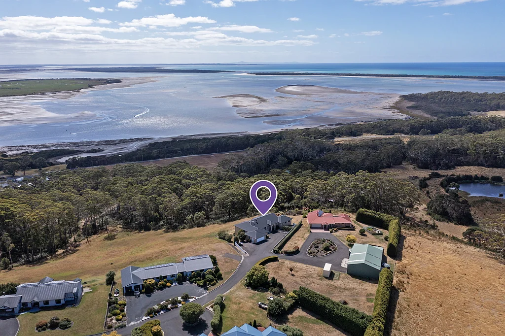Smithton 5部屋 Outstanding Water View, Exclusive 5 Bedroom Home
