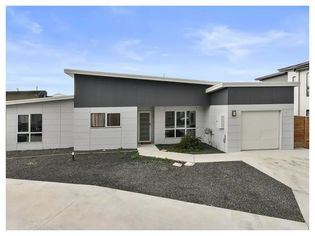 Newnham 3 Slaapkamer THIS SPACE: Smart Investment or Easy Living in Prime Newnham Location