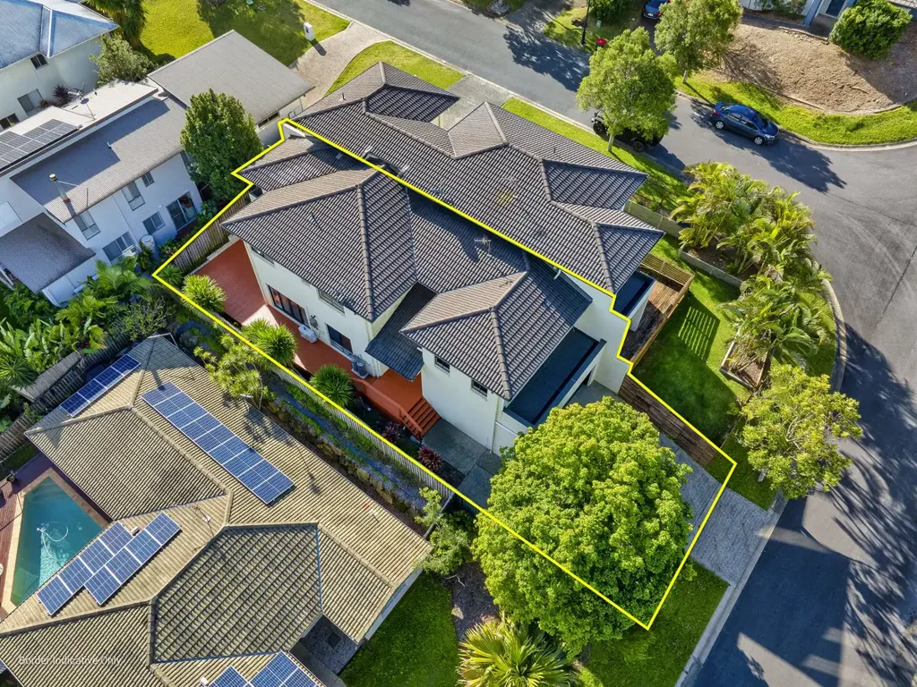 Pacific Pines 4ห้องนอน A RARE OFFERING TO THE MARKET! EXTRA LARGE 4 BEDROOM DUPLEX WITH HUGE DECK!