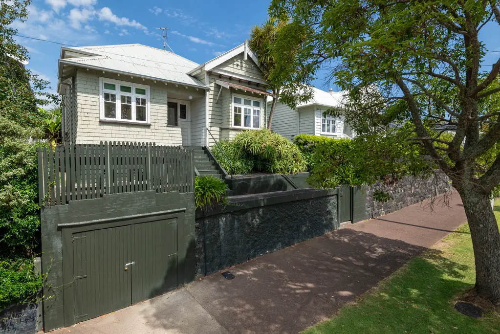 Grey Lynn 4कमरा Location and elevation - Present all offers!