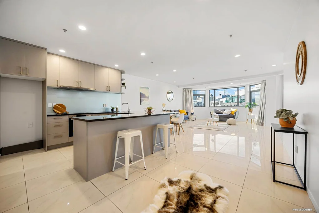 Auckland Central 3 Bedroom Best Value - Massive Size & Fully Renovated