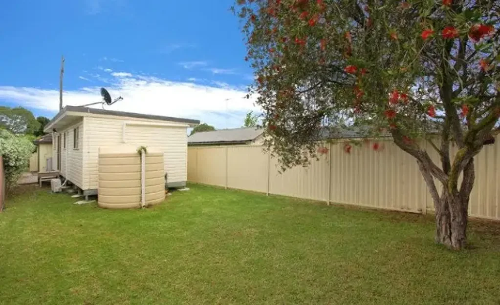 Neat and tidy granny flat with big back yard